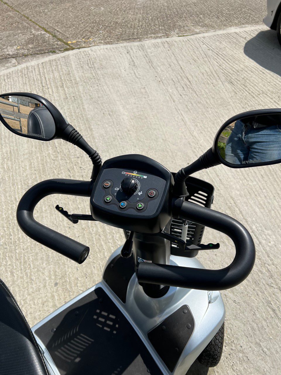 Invacare Leo Mobility Scooter - Image 4