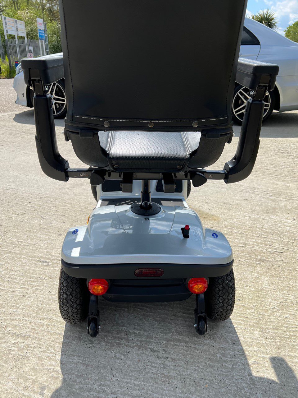 Invacare Leo Mobility Scooter - Image 6